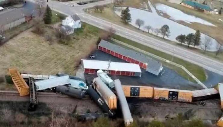 Korkutan tren kazası: 20 vagon raydan çıktı