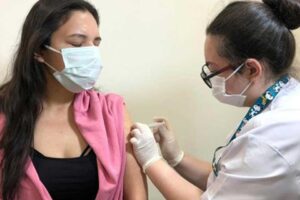 Sağlık Bakanlığı koronavirüs aşılama programında önemli bir değişikliğe gidildi. Buna