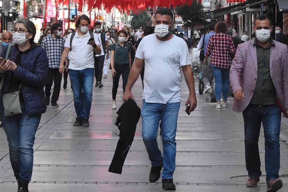 Marttan itibaren geçilecek kademeli gevşemede illerdeki vaka sayılarının yanı sıra