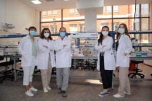 İzmir Ekonomi &Uuml;niversitesi'nden (İE&Uuml;) Do&ccedil;. Dr. Osman Doluca ve 4