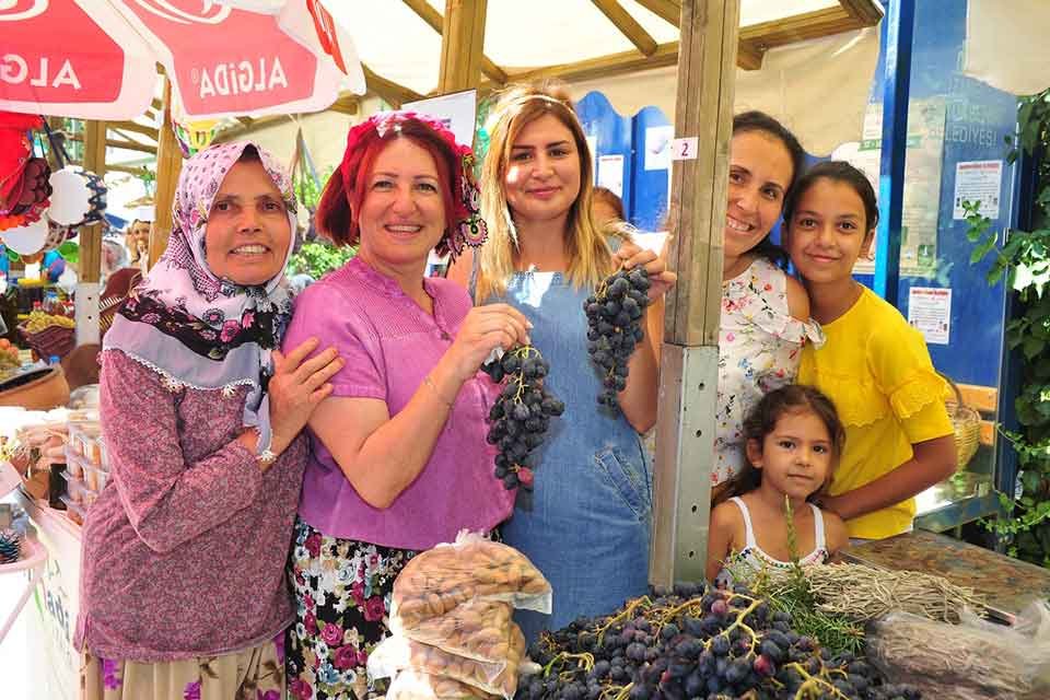 İzmir&rsquo;in Karaburun il&ccedil;esi, iki yıllık pandemi arasının ardından 13&rsquo;&uuml;nc&uuml; kez