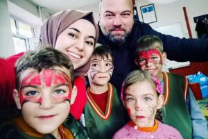 İZMİR'in Beydağ il&ccedil;esindeki k&ouml;y okulu Adag&uuml;re İlkokulu'nda &ccedil;alışan bir &ouml;ğretmenin,