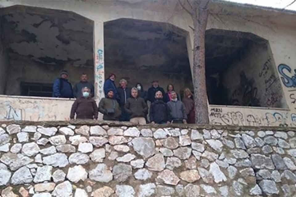 Karaburun&rsquo;da 16 yıl &ouml;nce kaderine terk edilen 86 yıllık k&ouml;y