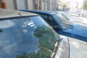 İzmir&nbsp;merkezli 3 ilde, polisin d&uuml;zenlediği operasyonda 29 &ccedil;alıntı otomobil ele
