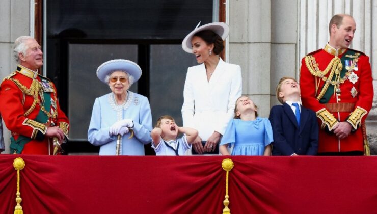 Kraliçe Elizabeth'in 70. yılı kutlamasında Prens Louis şekilden şekle girdi