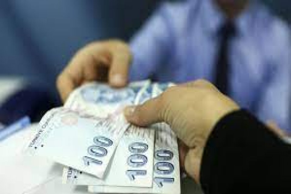 Bankalardan kredi kullanan vatandaşlara bir dizi yeni müjde açıklandı. Buna