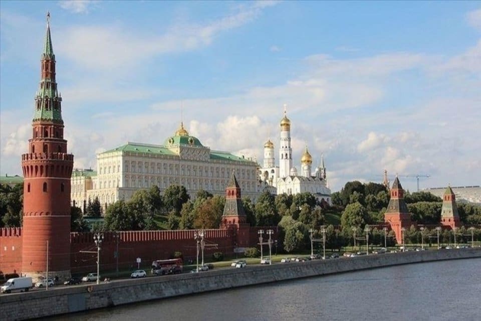 Kremlin S&ouml;zc&uuml;s&uuml; Dmitriy Peskov, ABD, Fransa ve İngiltere&rsquo;nin, Ukrayna'nın kendi