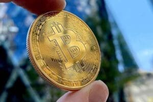 MUĞLA merkezli kripto para işlem platformu Vebitcoin'in faaliyetlerini durdurduğunun a&ccedil;ıklamasından