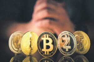 Y&uuml;ksek enflasyonist ortamda riskli varlıklardan ka&ccedil;ışın ivme kazanmasıyla kripto para