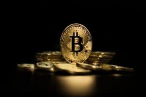 Bitcoin 30 bin doların hemen &uuml;zerindeyken gelen sert satışla 20