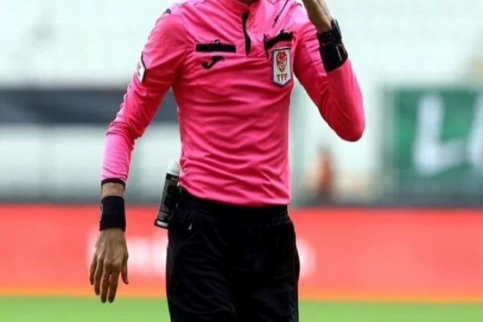 Galatasaray-Trabzonspor ma&ccedil;ını Halil Umut Meler y&ouml;netecek. Spor Toto S&uuml;per Lig'in
