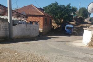 AYDIN'ın &Ccedil;ine il&ccedil;esinde, komşusu Metin K. (38), tarafından bı&ccedil;aklanan &ccedil;ift&ccedil;i