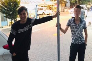 Esenyurt’ta bir genç, küfürleştiği çocukluk arkadaşı tarafından bıçaklanarak öldürüldü. Olay,