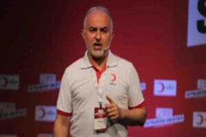 T&uuml;rkiye afet ile m&uuml;cadele ederken skandallarla g&uuml;ndeme gelen Kızılay Başkanı