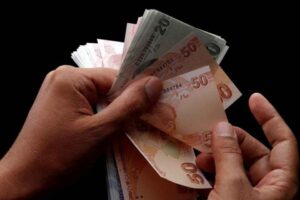 Asgari ücret zammına kısa bir süre kala hükümet kanadından gelen