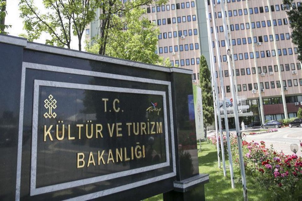 K&uuml;lt&uuml;r ve Turizm Bakanlığı, ka&ccedil;ak kazı yapanların tarihi eser bulunduğunda
