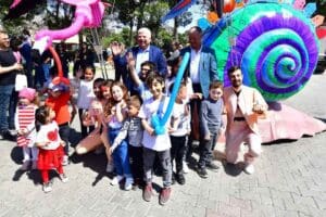 İzmir B&uuml;y&uuml;kşehir Belediyesi&rsquo;nin d&uuml;zenlediği 23 Nisan Ulusal Egemenlik ve &Ccedil;ocuk