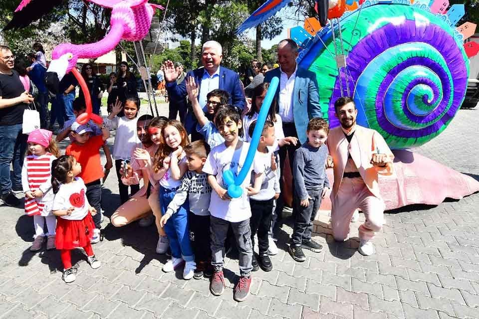 İzmir B&uuml;y&uuml;kşehir Belediyesi&rsquo;nin d&uuml;zenlediği 23 Nisan Ulusal Egemenlik ve &Ccedil;ocuk