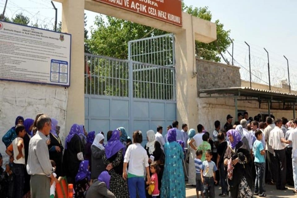 Kurban Bayramı dolayısıyla 11-15 Temmuz tarihlerinde cezaevlerinde a&ccedil;ık g&ouml;r&uuml;ş yapılacak.