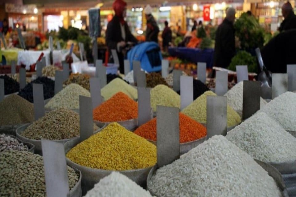 K&uuml;resel gıda fiyatları, şubatta yıllık aylık y&uuml;zde 3,9, yıllık y&uuml;zde