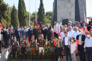 İzmir’in düşman işgalinden kurtuluşunun 99’uncu yılı Bornova’da çeşitli etkinliklerle kutlandı.