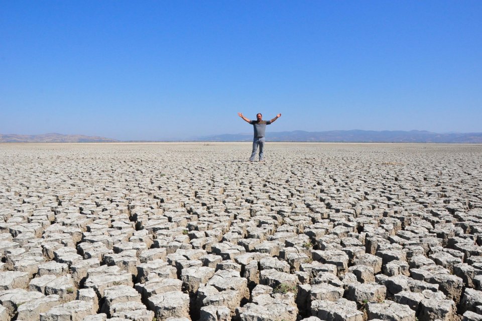 Manisa'da y&uuml;zde 98,18'i kuruyan Marmara G&ouml;l&uuml;'ndeki balık&ccedil;ı kooperatifine &ccedil;ıkarılan kira,