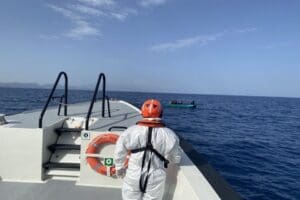 Aydın'ın Kuşadası il&ccedil;esi a&ccedil;ıklarında, Yunanistan unsurlarınca T&uuml;rk kara sularına geri