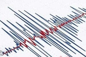 Kandilli Rasathanesi&rsquo;nin a&ccedil;ıklamasına g&ouml;re, ilk deprem saat 05.08&rsquo;de Aydın'ın Kuşadası