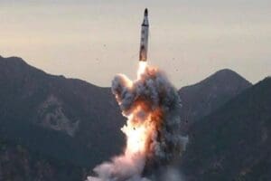 Kuzey Kore y&ouml;netimi, Japon Denizi istikametine doğru kıtalararası balistik f&uuml;ze
