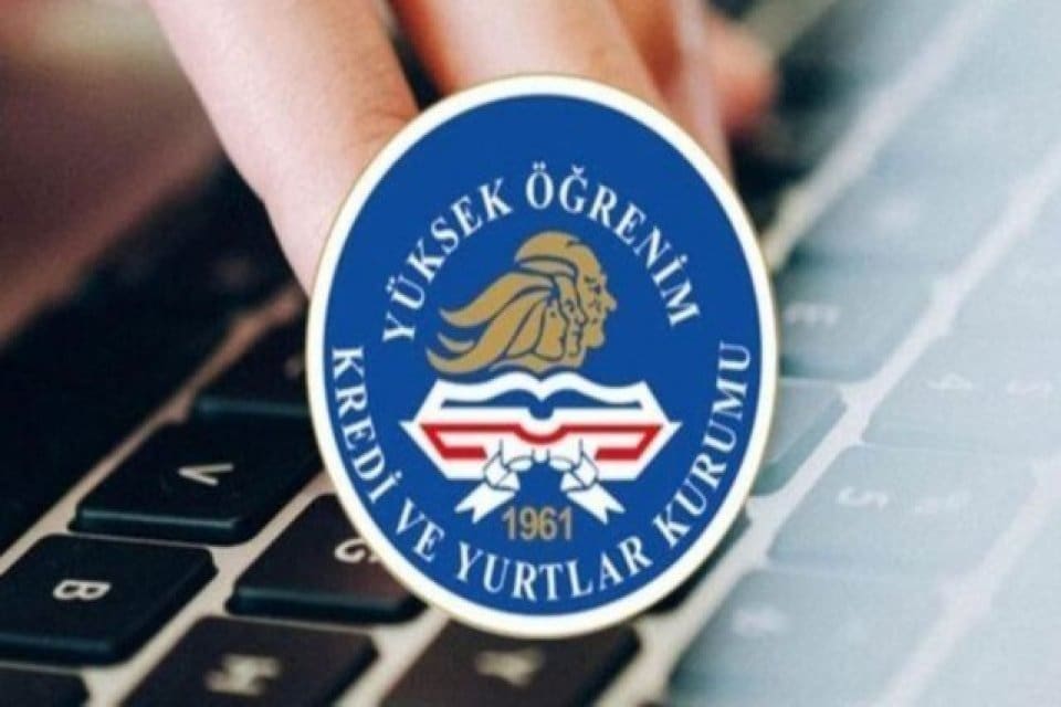 KYK burs başvurularında geri sayım s&uuml;r&uuml;yor. &Uuml;niversite kayıtlarını tamamlayan &ouml;ğrenciler
