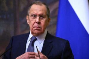 Rusya Dışişleri Bakanı Sergey Lavrov, "Batı bize, t&uuml;m Rusya'ya topyekun