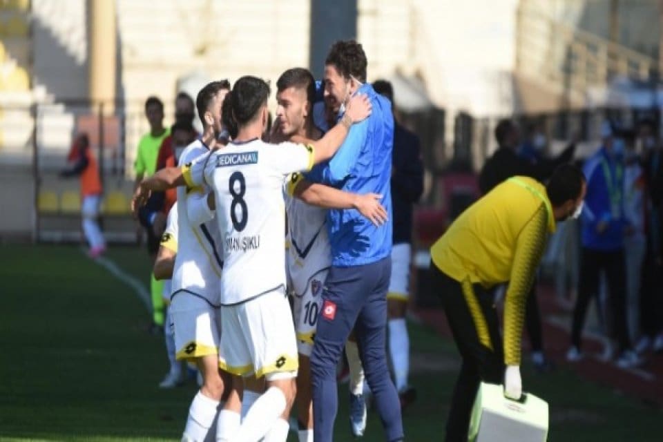 Misli.com 3'&uuml;nc&uuml; Lig 1'inci Grup'ta ge&ccedil;en hafta evinde 1877 Alemdağspor'u