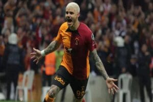 Spor Toto S&uuml;per Lig 33. hafta ma&ccedil;ında Galatasaray ile Başakşehir