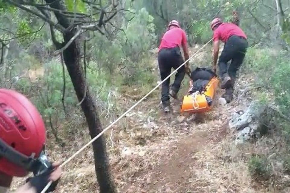 Antalya'da Likya yolu &uuml;zerinde erkek cesedi bulundu. Likya yolunda y&uuml;r&uuml;y&uuml;ş