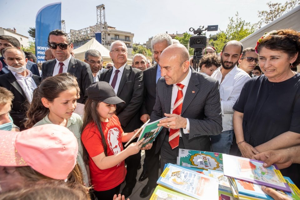 İzmir B&uuml;y&uuml;kşehir Belediyesi Limontepe'ye yeni bir park kazandırdı. Şehit Piyade