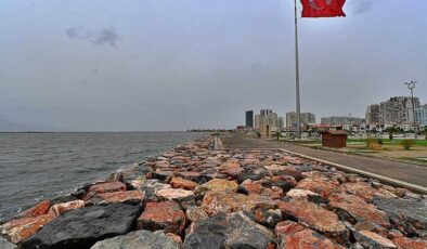 Lodos etkisini sürdürüyor: İzmir’de fırtına raporu