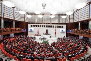 L&uuml;bnan'da bulunan T&uuml;rk askerinin g&ouml;rev s&uuml;resinin uzatılmasına ilişkin Cumhurbaşkanlığı Tezkeresi&nbsp;Meclis'e