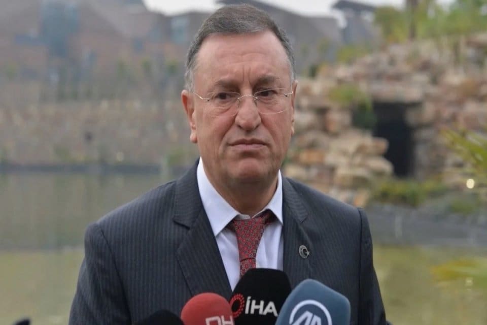 Hatay B&uuml;y&uuml;kşehir Belediye Başkanı L&uuml;tf&uuml; Savaş, kentsel d&ouml;n&uuml;ş&uuml;m dahil bakanlıklara