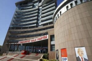 CHP S&ouml;zc&uuml;s&uuml; Faik &Ouml;ztrak, İYİ Partili L&uuml;tf&uuml; T&uuml;rkkan'ın dokunulmazlığının d&uuml;ş&uuml;r&uuml;lmesi