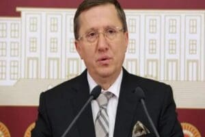 İYİ Parti Kocaeli Milletvekili&nbsp;L&uuml;tf&uuml; T&uuml;rkkan&nbsp;ile ilgili hazırlanan fezleke TBMM'ye ulaştı.&nbsp;&nbsp;