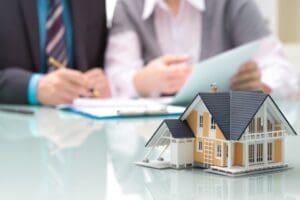 Kamu ve &ouml;zel sekt&ouml;rdeki maaş ortalamasına g&ouml;re bir &ccedil;alışan 400