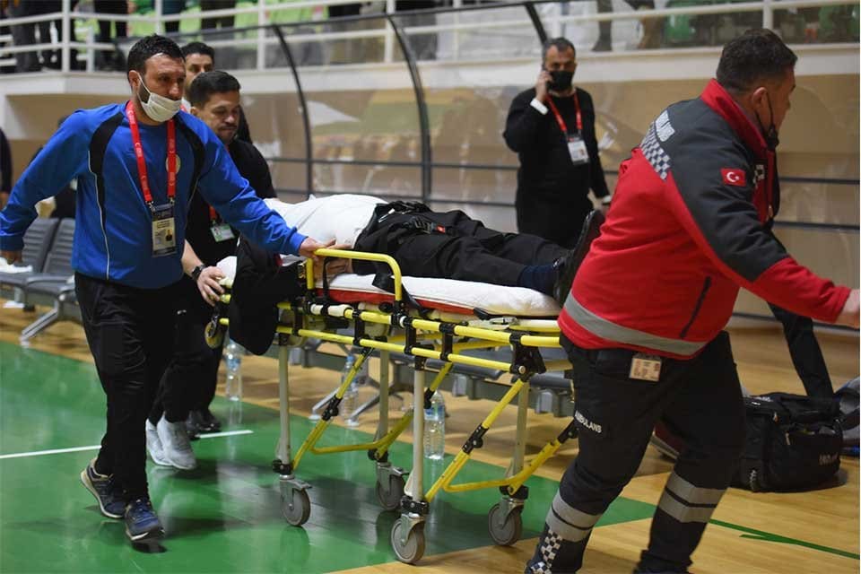MİSLİ.com T&uuml;rkiye Basketbol Ligi'nde Bornova Belediyesi Karşıyaka ile İzmir deplasmanında