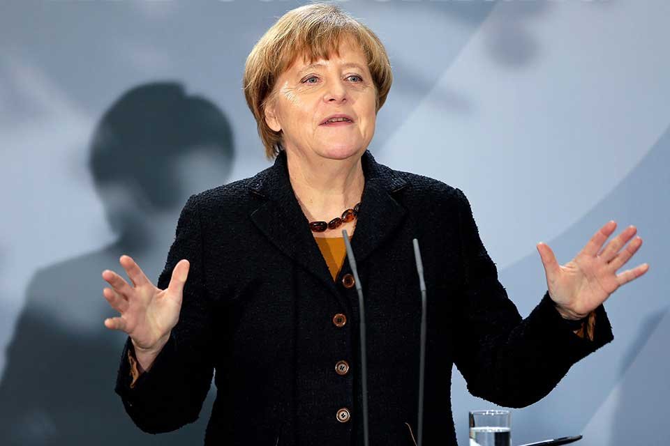 Almanya, COVID-19 aşıları olsun ya da olmasın t&uuml;m Britanya vatandaşlarının