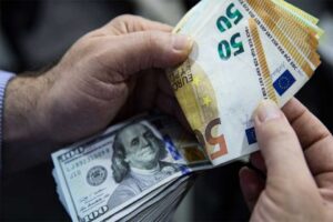 ABD Merkez Bankası'nın (Fed) faiz artırımları nedeniyle dolar uluslararası piyasalarda
