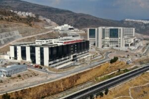 CHP YDK &uuml;yesi ve İzmir Milletvekili Mahir Polat&rsquo;ın inşaatı tamamlanmak