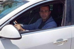İZMİR'in Torbalı il&ccedil;esinde avukat Aslan Sezgin'e, otomobil kullandığı sırada telefonda