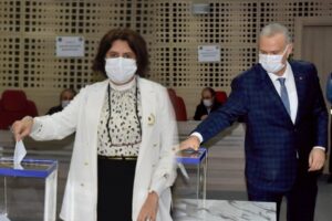 Serdar Aksoy'un tutuklanıp görevden uzaklaştırılmasının sonrasında Menemen Belediyesi yeni başkanını