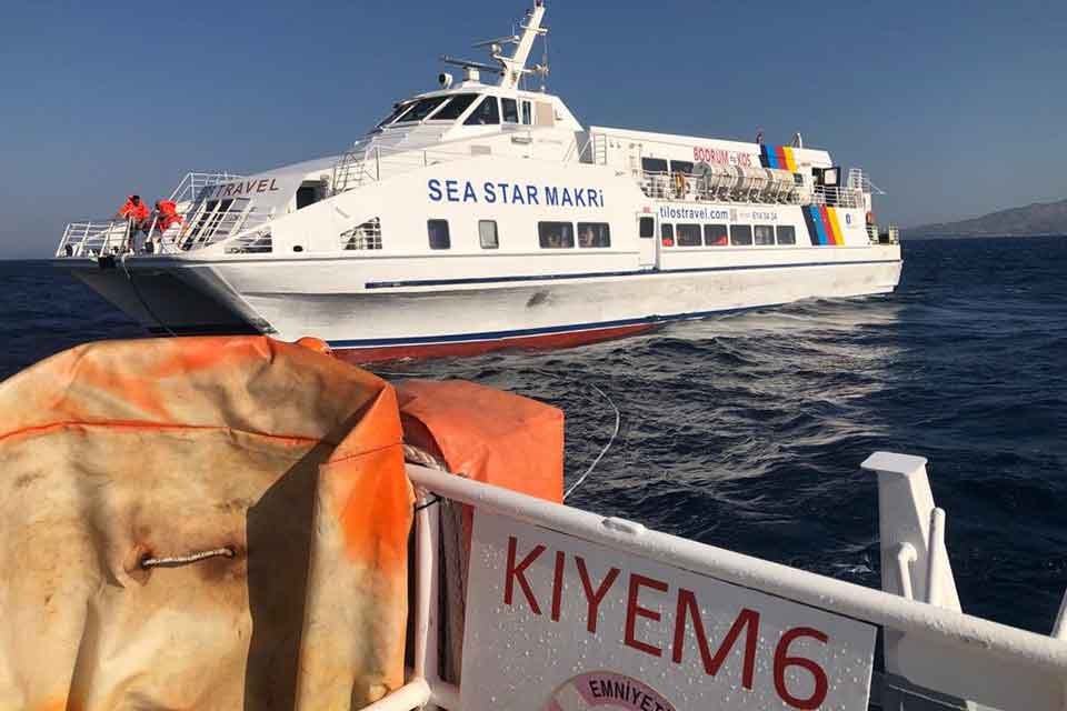 MUĞLA'nın Bodrum il&ccedil;esinde a&ccedil;ıklarında seyir halindeyken makine arızası yapan ve