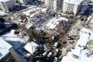 Malatya'da deprem nedeniyle yıkılan binalarla ilgili y&uuml;r&uuml;t&uuml;len soruşturmada 31 kişi