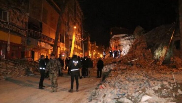Malatya’da ağır hasarlı 6 katlı bina çöktü
